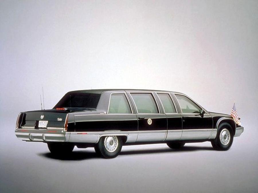  Cadillac Fleetwood Brougham Presidential 1993 года  (фото 2 из 6)